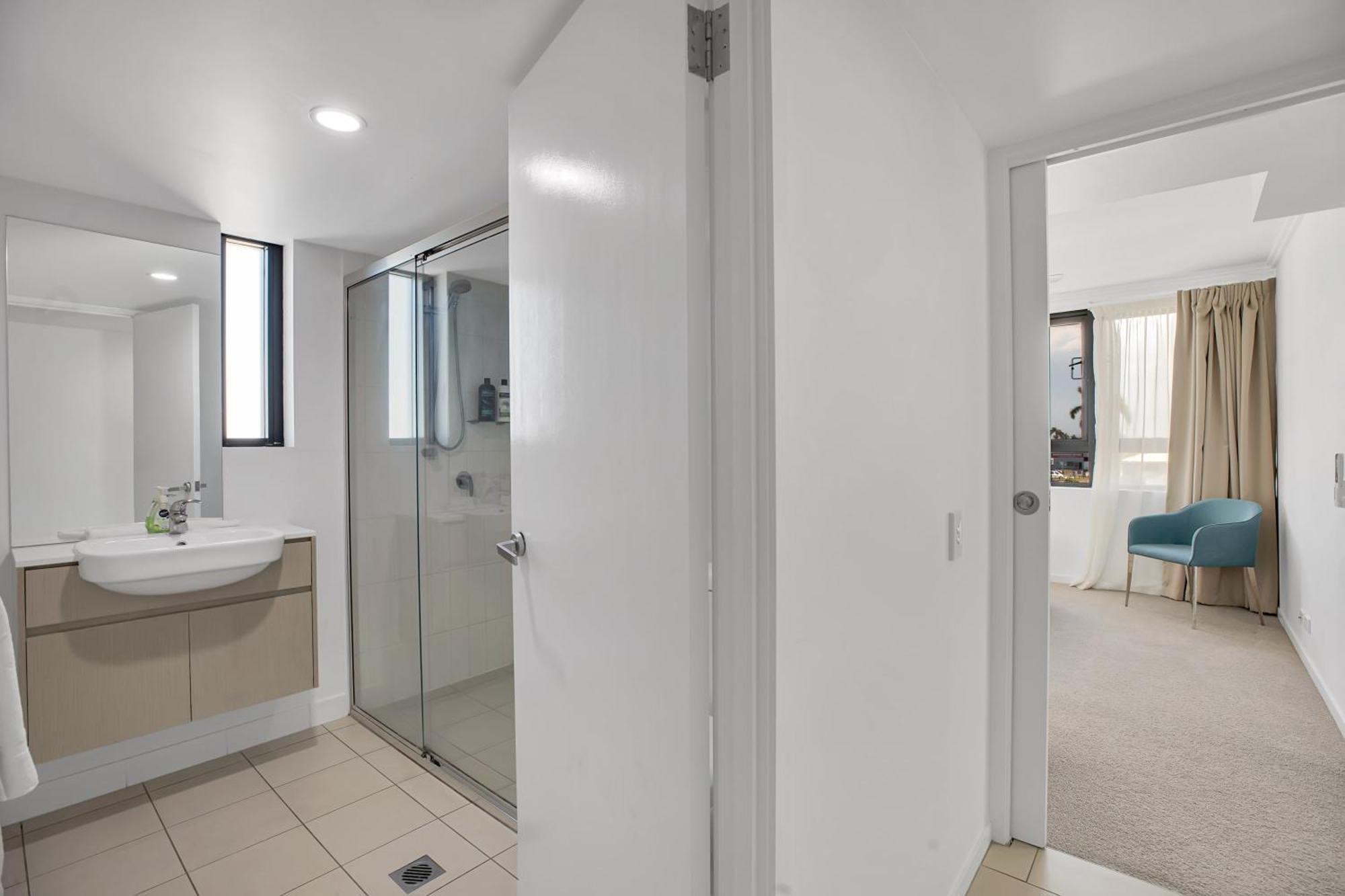 Apartment Stunning 2 Bedroom Self Contained *